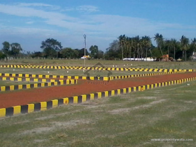 Plot For Sale In Indus Peradise Near To Israh University Hospital