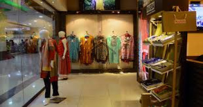 Commercial Shop Available On Reasonable Price