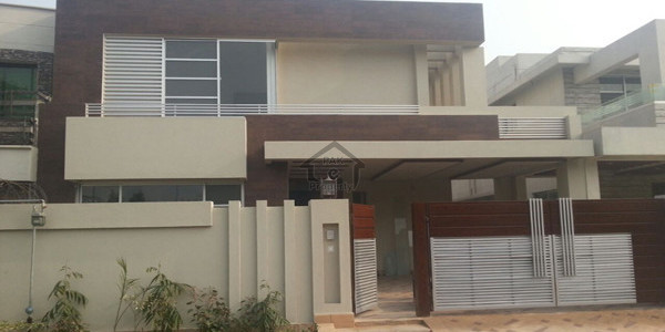 1 Kanal Plot For Sale In Bahria Town Phase 7 Level Plot Awesome Location