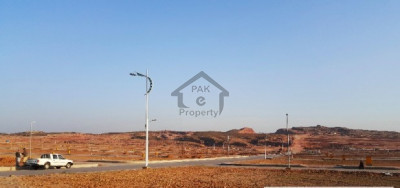 E17- 1 Kanal 50x90 On Main Boulevard Level Plot for sale