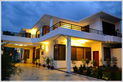 F-7, - 1.3 Kanal House Is Available For Sale