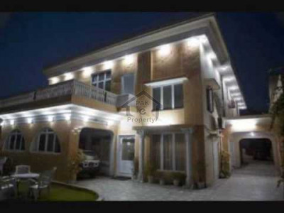 Bahria Town Phase 8 - Umer Block, 7  Marla-  House For Sale.