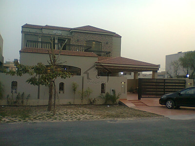Allama Iqbal Town - Karim Block, 10 Marla - House Is Available For Sale.