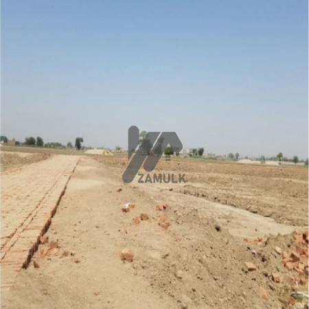 Urgent plot for sale in C-16