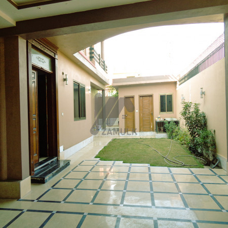 19 Marla Luxurious House For Rent At Amir Town Canal Road Faisalabad