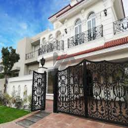 12 Marla House For Sale In Askari 10 - Sector D